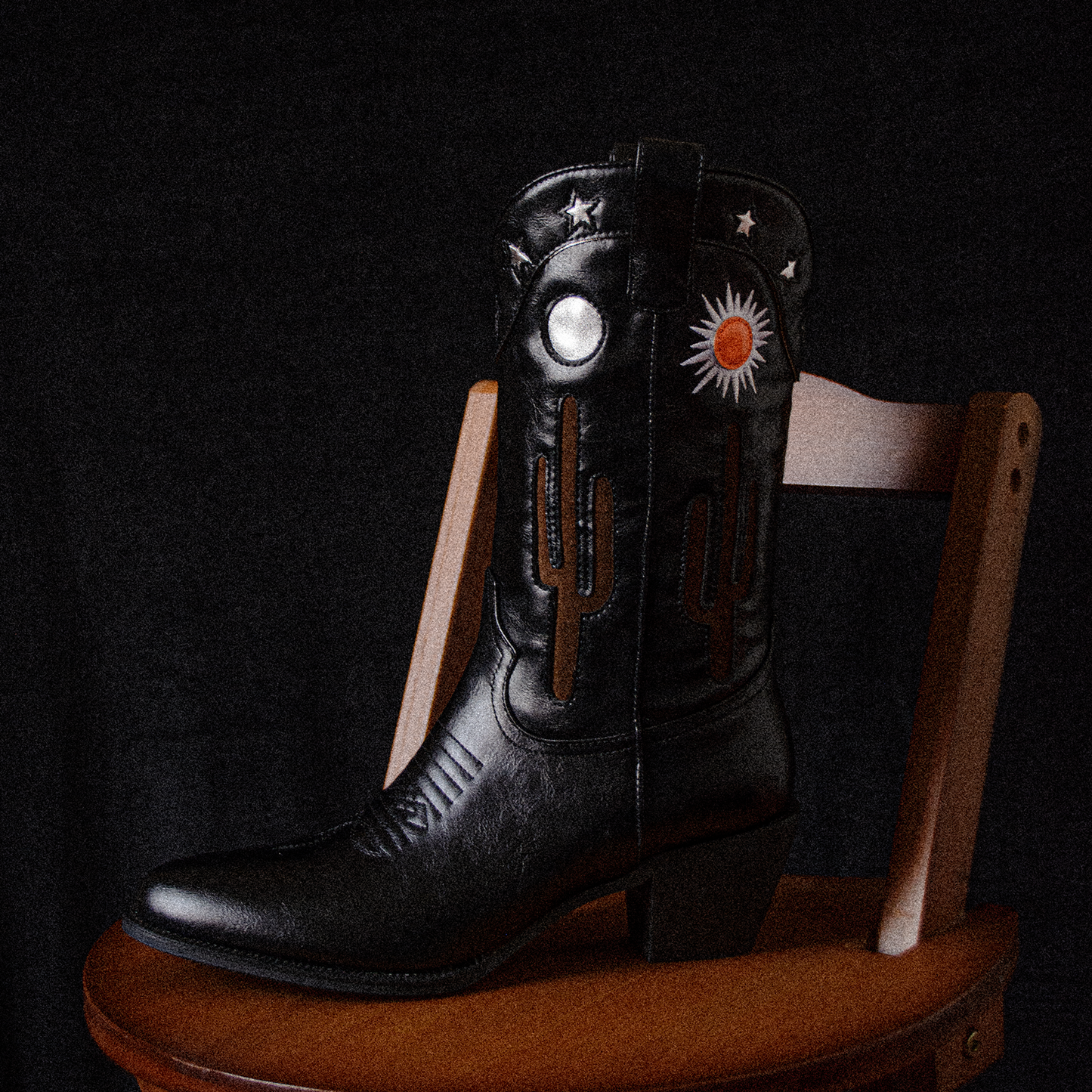 The Theodora - Black